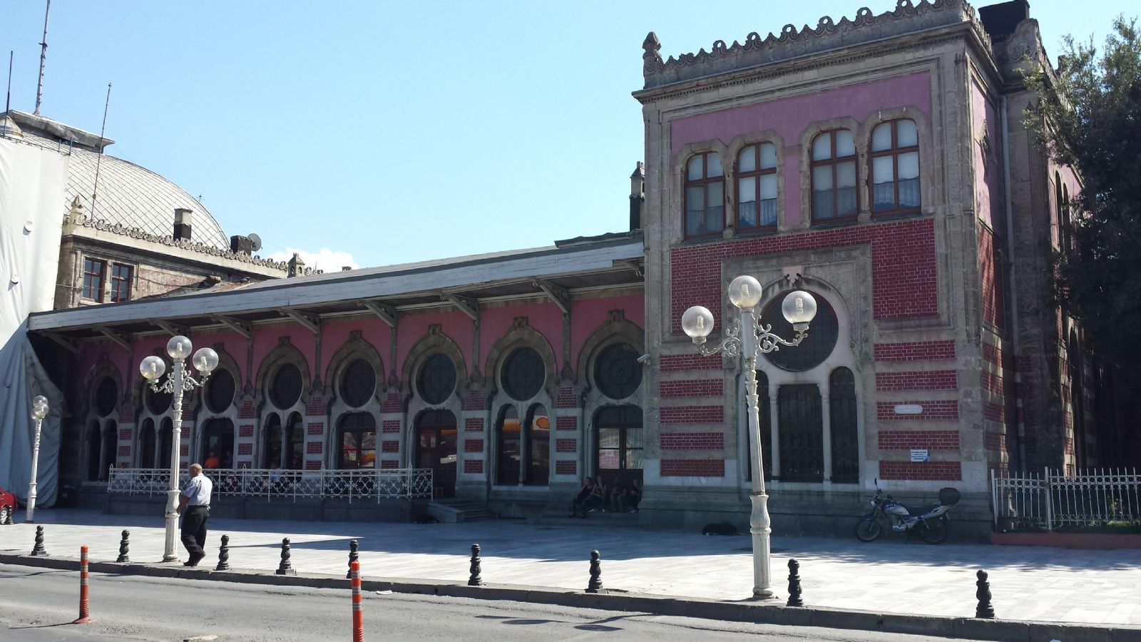 Eminn Tren Gar